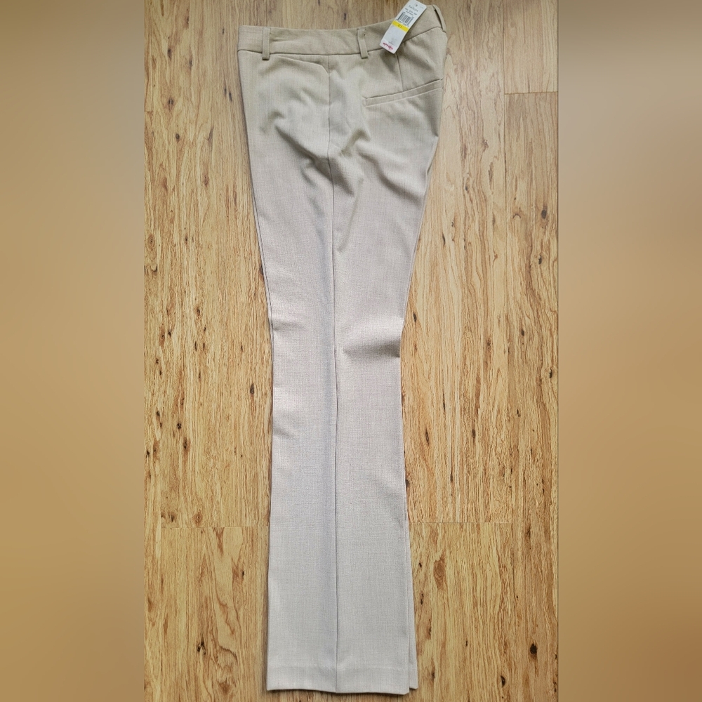Van Huesen Women's Khaki Dress Pants - New w/Tags Size 2